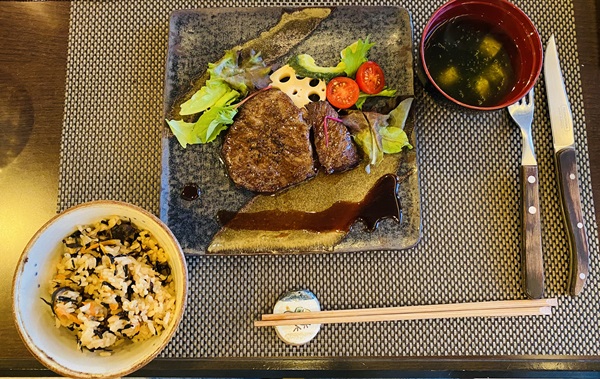 セブンカラーズ石垣島夕食１